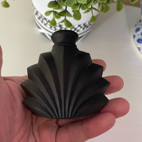 Vintage Frosted Black Glass Art Deco Shell Perfume Bottle & Stopper - Picture 5 of 9